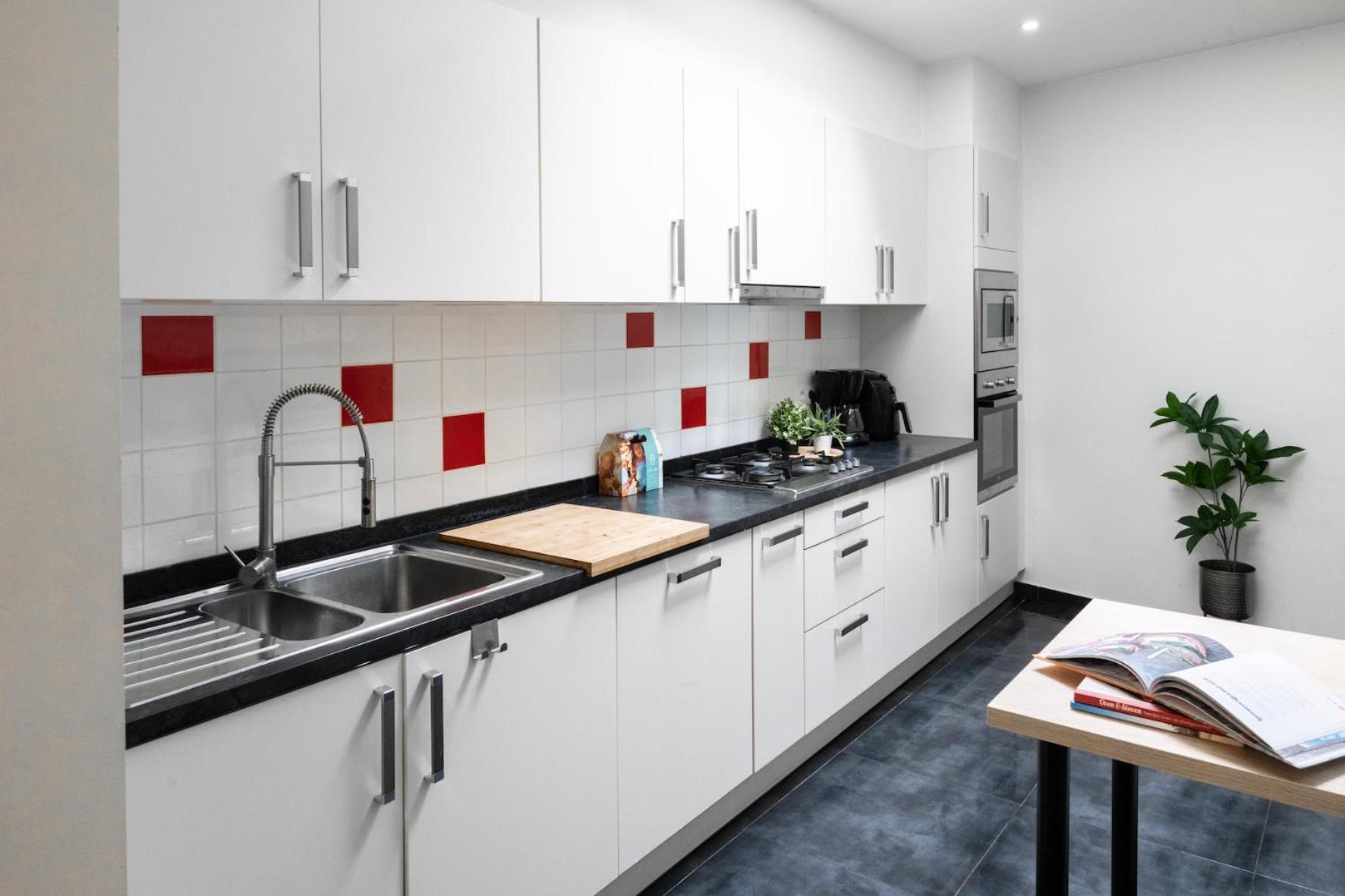 Unique Parking Access, Xl W Parking Option Holiday home *